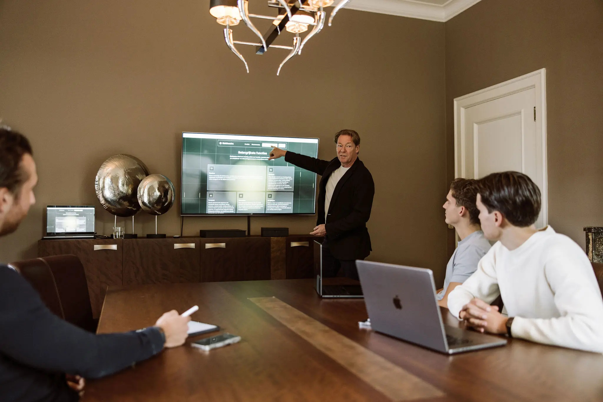 Geautomatiseerd KYC-platform voor veilige klantverificatie